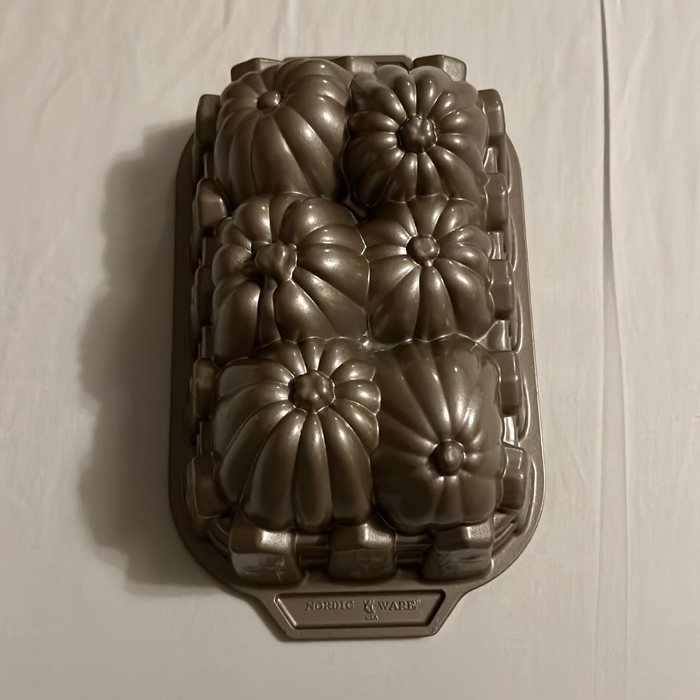 Nordic Ware Fall Pumpkin Harvest Loaf Pan